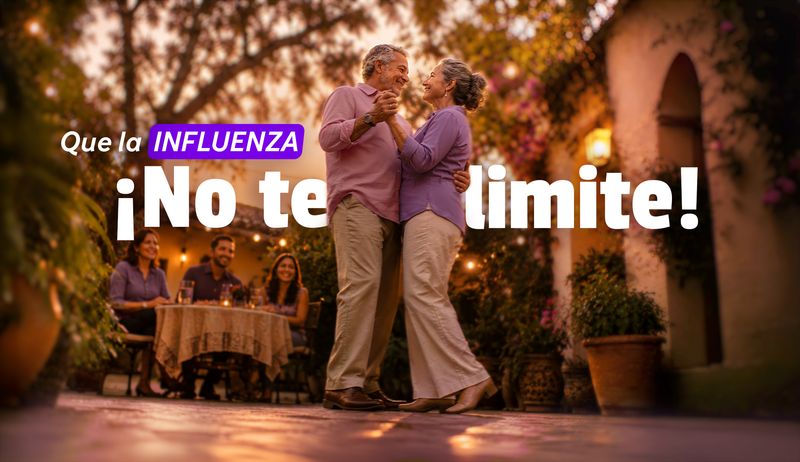 Pareja mayor de 60 años bailando un vals con un texto de fondo "que la influenza ¡no te limite!"