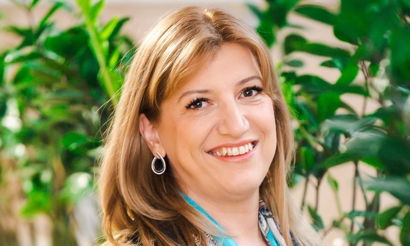 Portretul Cristinei Pricop, care ocupă funcția de Corporate Affairs Lead Romania la Sanofi.
