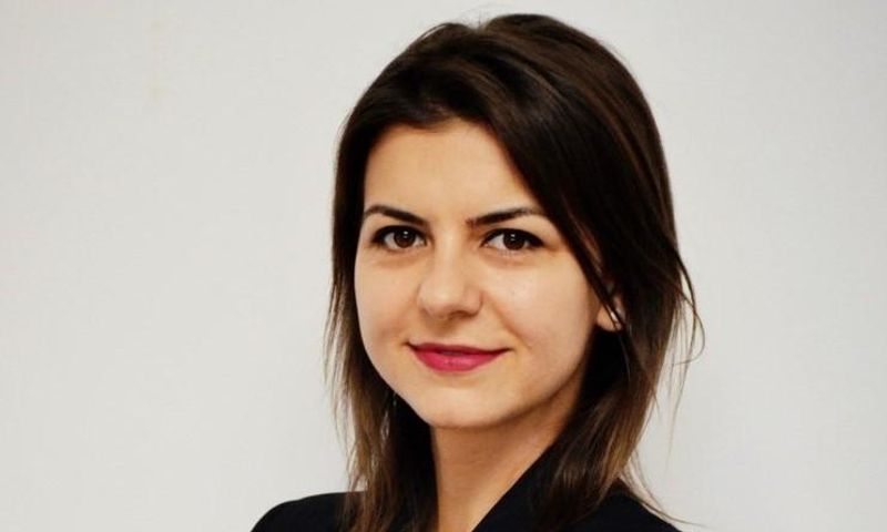 Portretul Mariei Dosan, care ocupă funcția de Local Data Privacy Officer la Sanofi Romania.