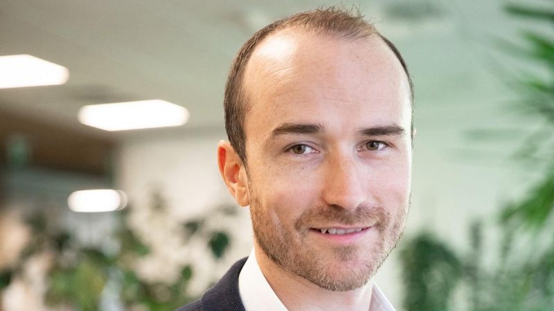 Portretul lui Thomas Bosment, care ocupă funcția de Consumer Healthcare Country Head Romania.