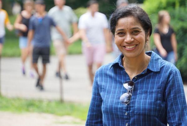 Sudha, responsable de la biologie de découverte au centre d'excellence ARNm