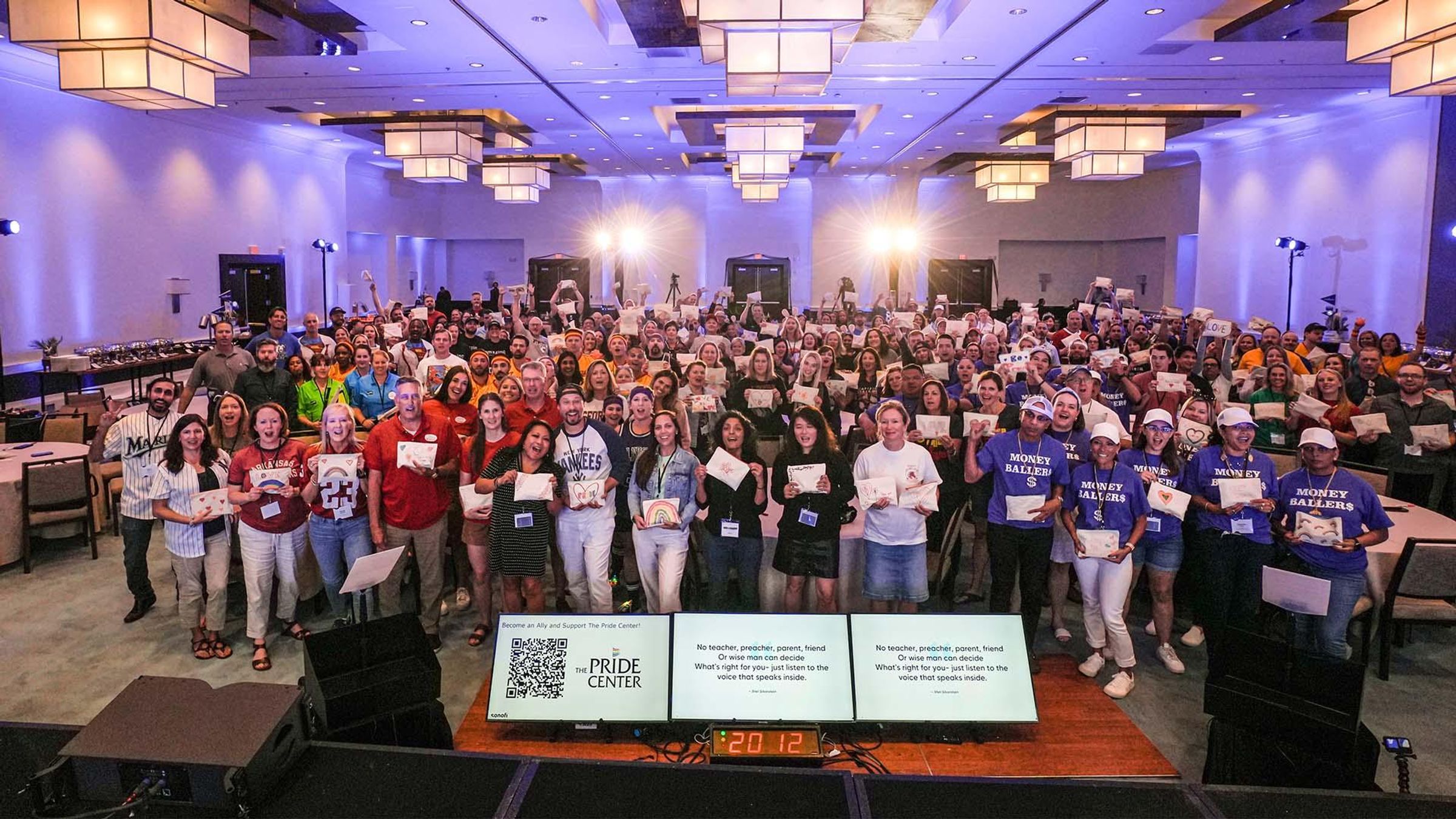 200+ Sanofians dedicated a day to giving out hygiene kits to support the LGBTQ+ community in Fort Lauderdale, Florida