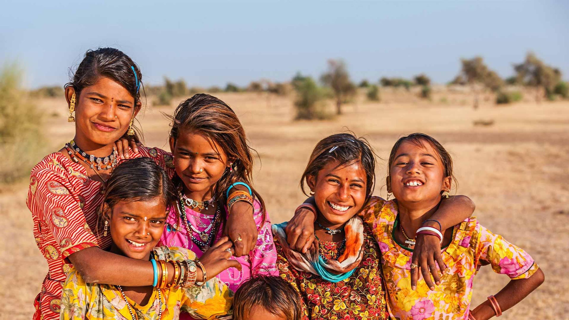 Fillettes souriantes