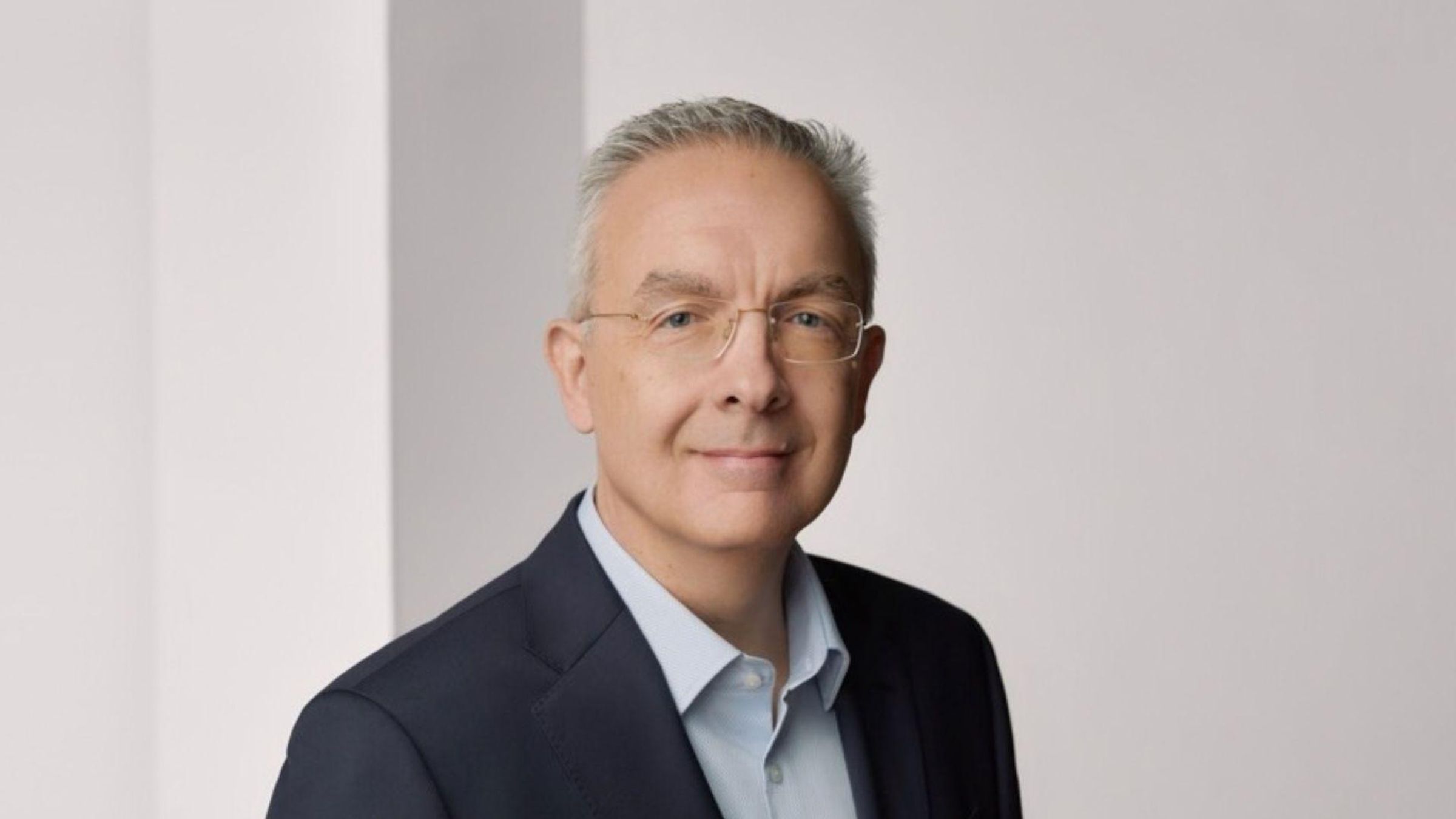 Headshot of Paulo Fontoura, Sanofi's Executive Vice President, Head of Research and Development